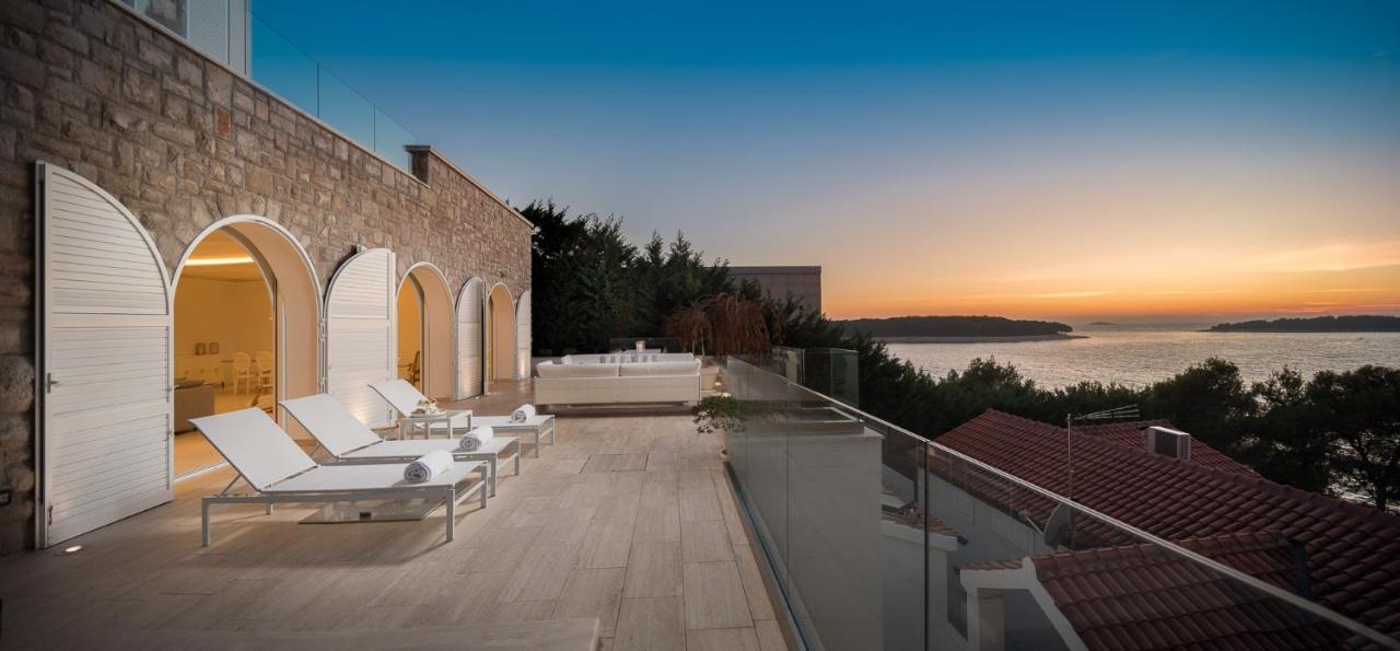 Luxury Seafront Villa Primosten Glamour With Private Pool, Sauna And Gym At The Beach In Primošten Exterior foto