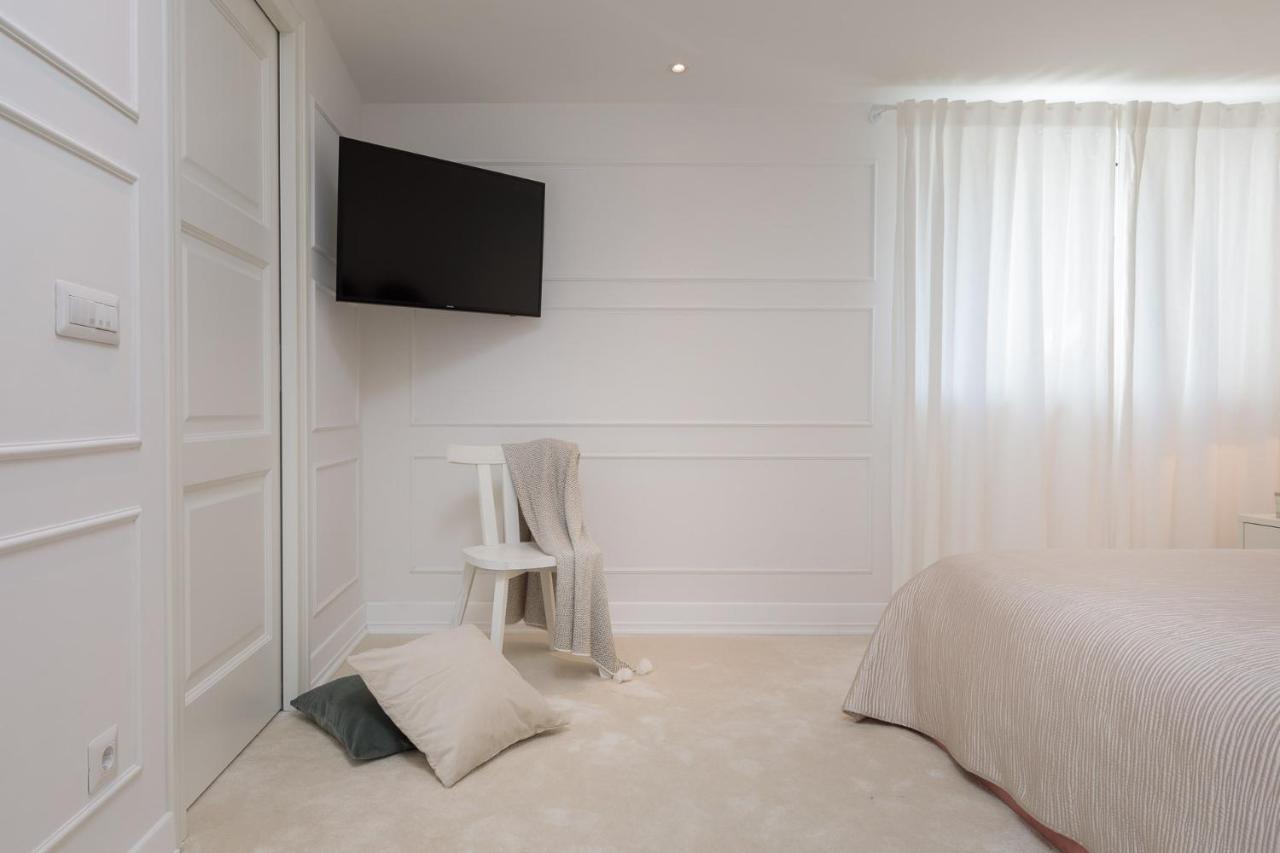 Luxury Seafront Villa Primosten Glamour With Private Pool, Sauna And Gym At The Beach In Primošten Exterior foto